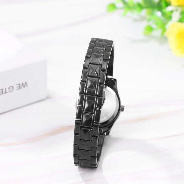 ساعت مچی عقربهای کوارتز مردانه مدل کلاسیک دی دیت بند استیل طرح تراش الماسی کد C1.10