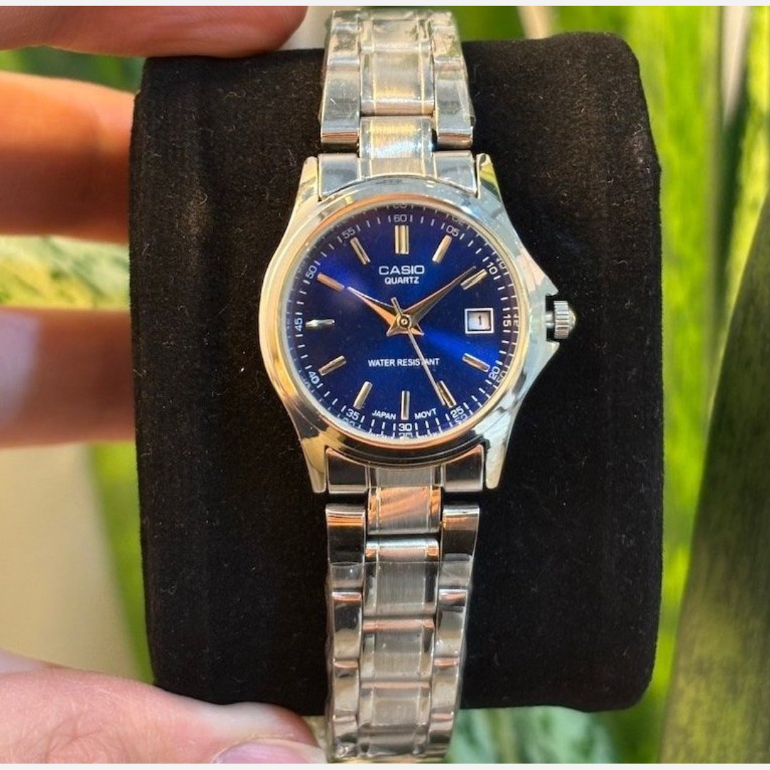 ساعت مچی زنانه کاسیو casio اصل بنداستیل نقره ای صفحه نمایش گرد آبی خاص وجذاب