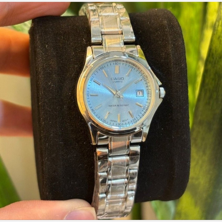 ساعت مچی زنانه کاسیو casio اصل بند استیل نقره ای صفحه نمایش گرد سبز خاص وجذاب