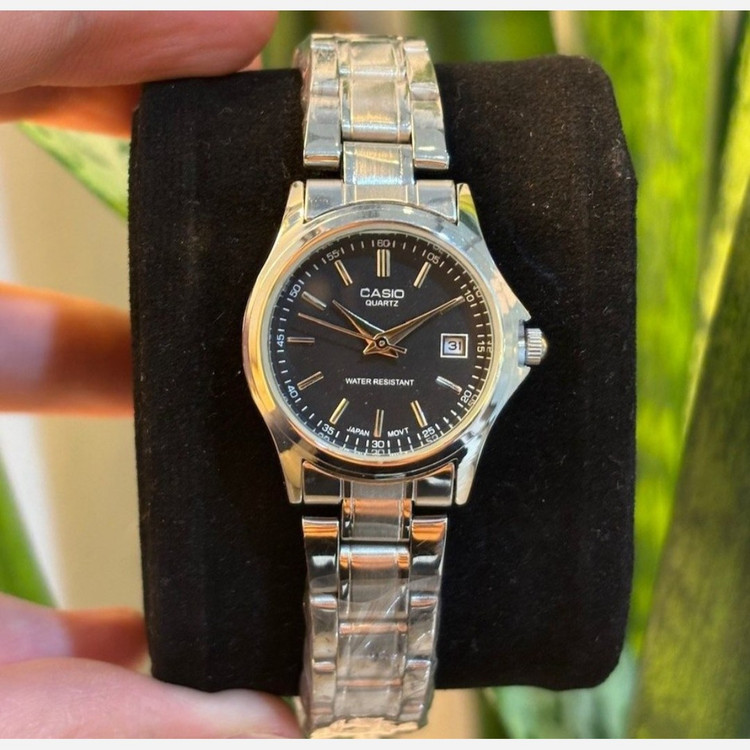 ساعت مچی زنانه کاسیو casio اصل بند استیل نقره ای صفحه نمایش گرد سبز خاص وجذاب